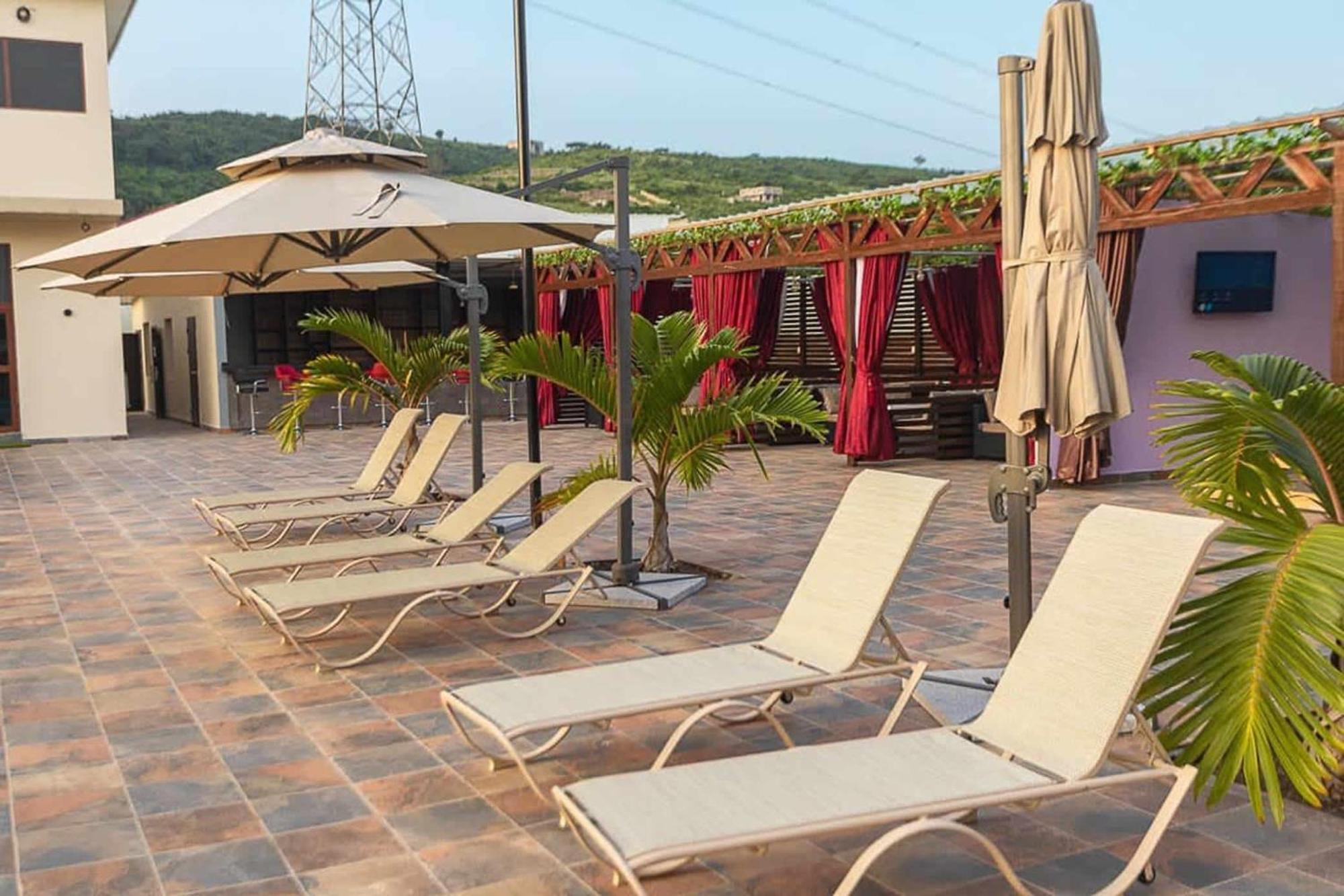 The Platinum Bay Hotel Birekuso エクステリア 写真