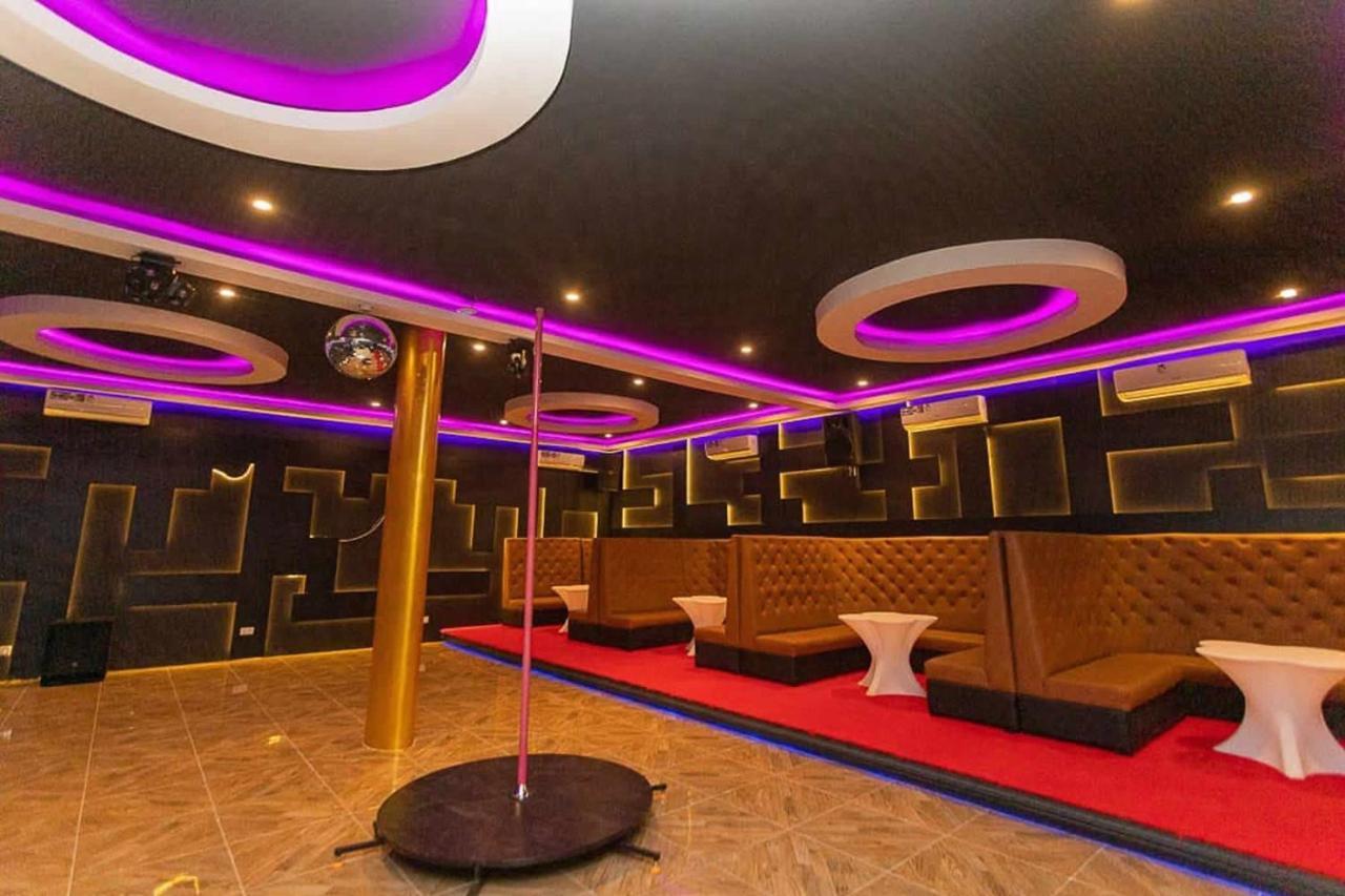 The Platinum Bay Hotel Birekuso エクステリア 写真